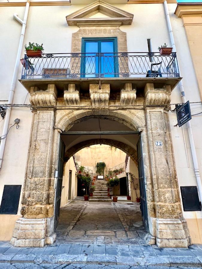Bed and Breakfast Cortile Umberto I Cefalú Exterior foto